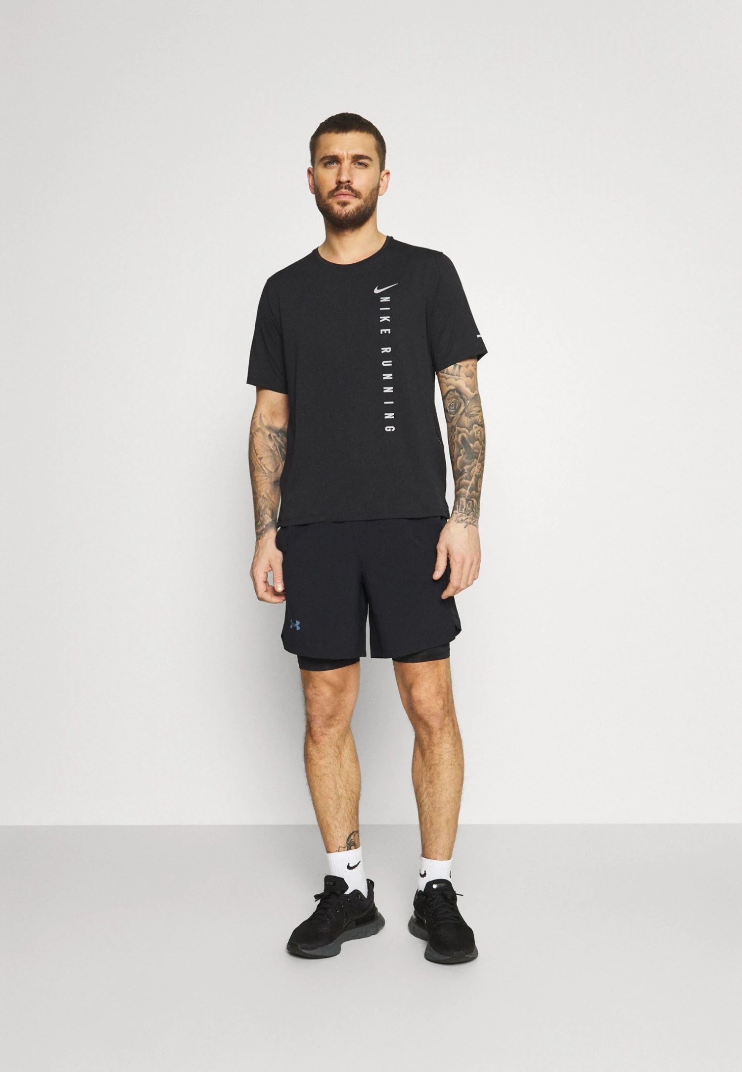 Under Armour Launch Short - Sports Shorts - Black - Image 2