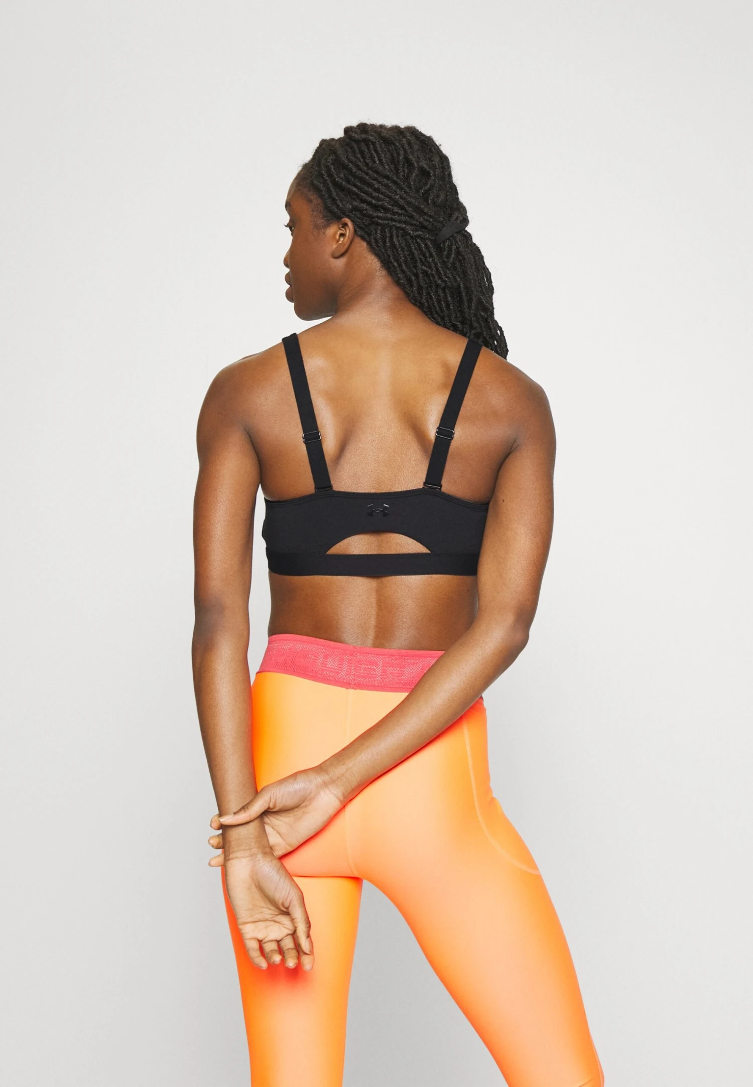 Under Armour Smartform Evolution Mid - Medium Support Sports Bra - Black - Image 3