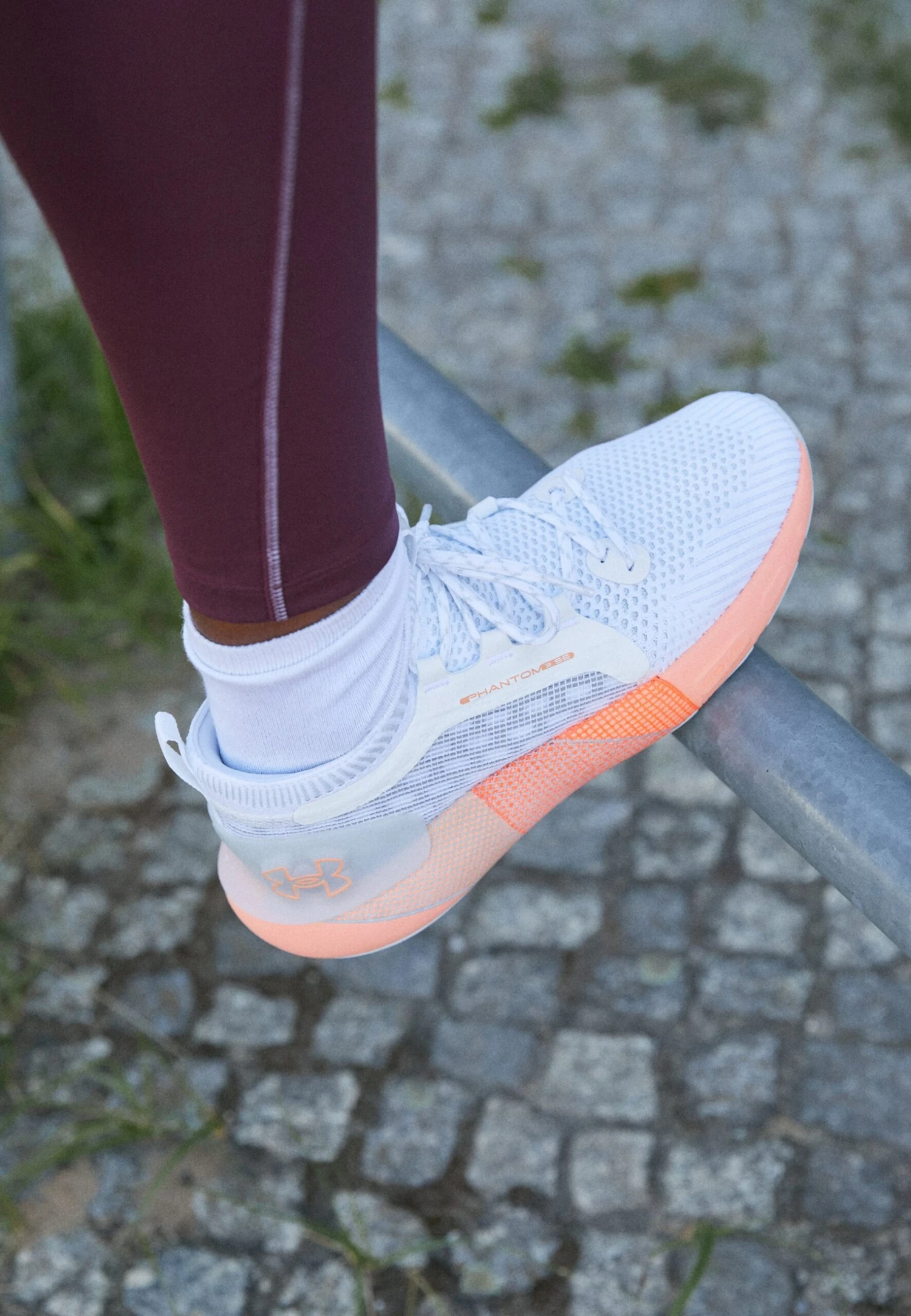 Under Armour Hovr Phantom 3 Se - Neutral Running Shoes - White/Halo Gray/Bubble Peach - Image 2