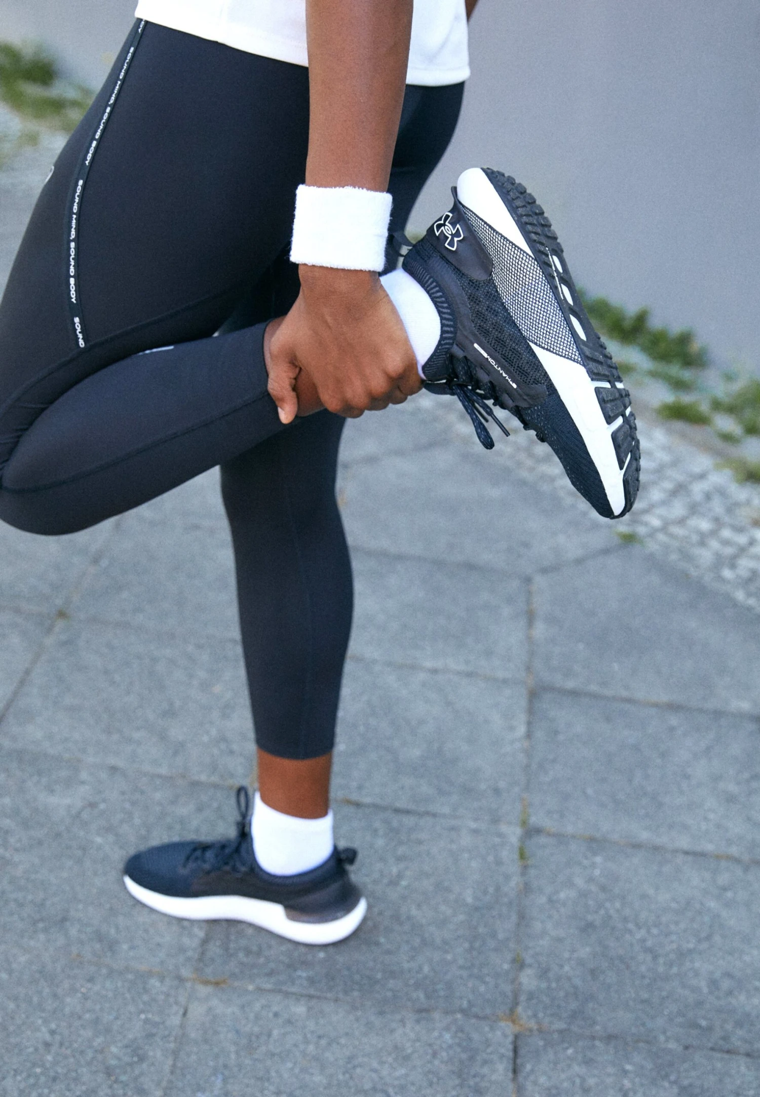 Under Armour Hovr Phantom 3 Se - Neutral Running Shoes - Black/Jet Gray/White - Image 2