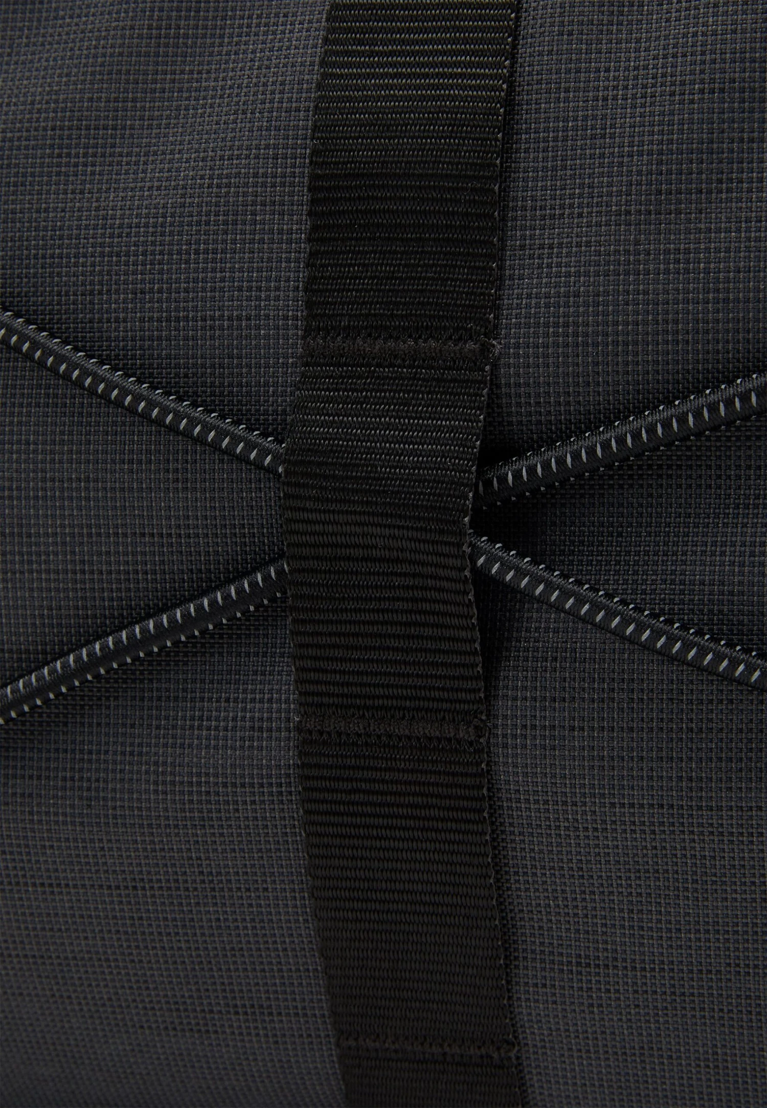 Under Armour Project Rock Gym Bag - Sports Bag - Black - Image 4